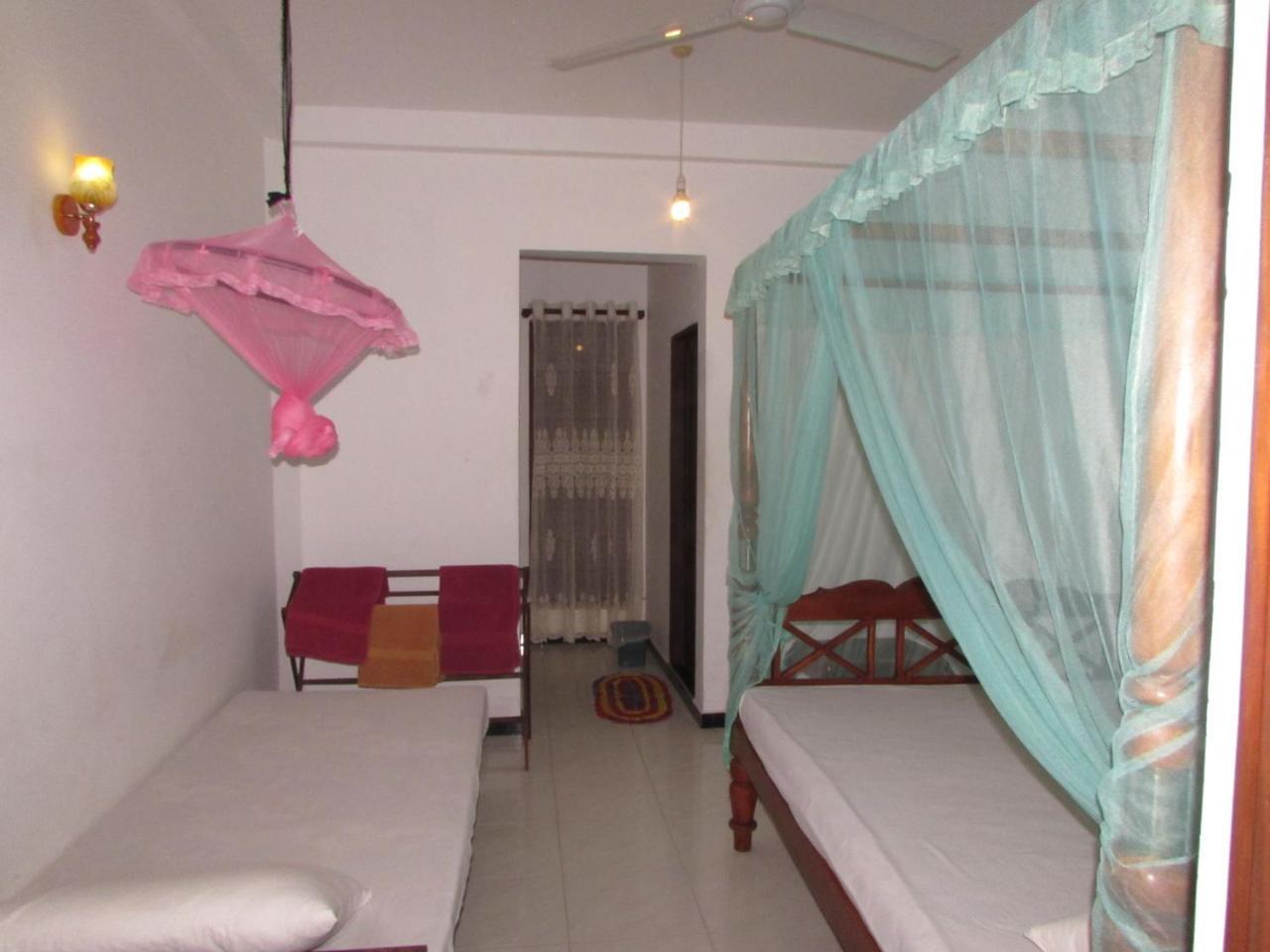 Rainbow Guest House มิริสซา ภายนอก รูปภาพ