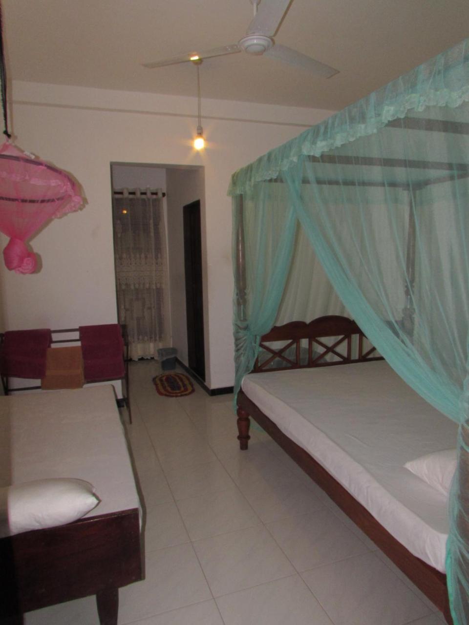 Rainbow Guest House มิริสซา ภายนอก รูปภาพ